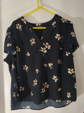 Hilary Radley Navy Floral V-Neck Flutter Sleeve Top